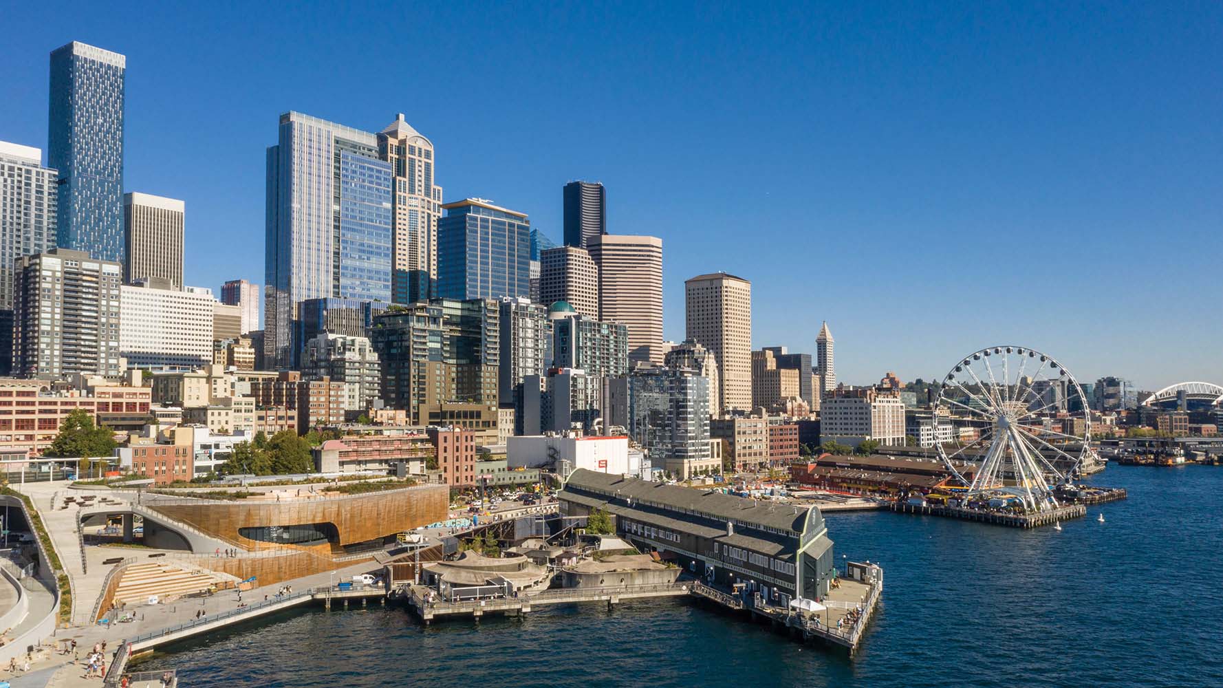 Seattle skyline with aquarium